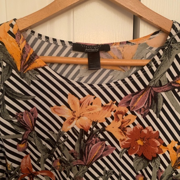 Striped Ruffle Cap Sleeve Top - Picture 4 of 5